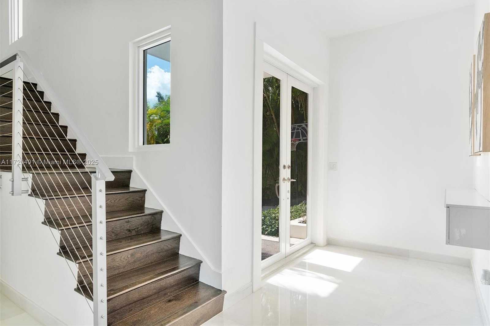 Small Image of 201 ATLANTIC AVE, Sunny Isles Beach Number 5