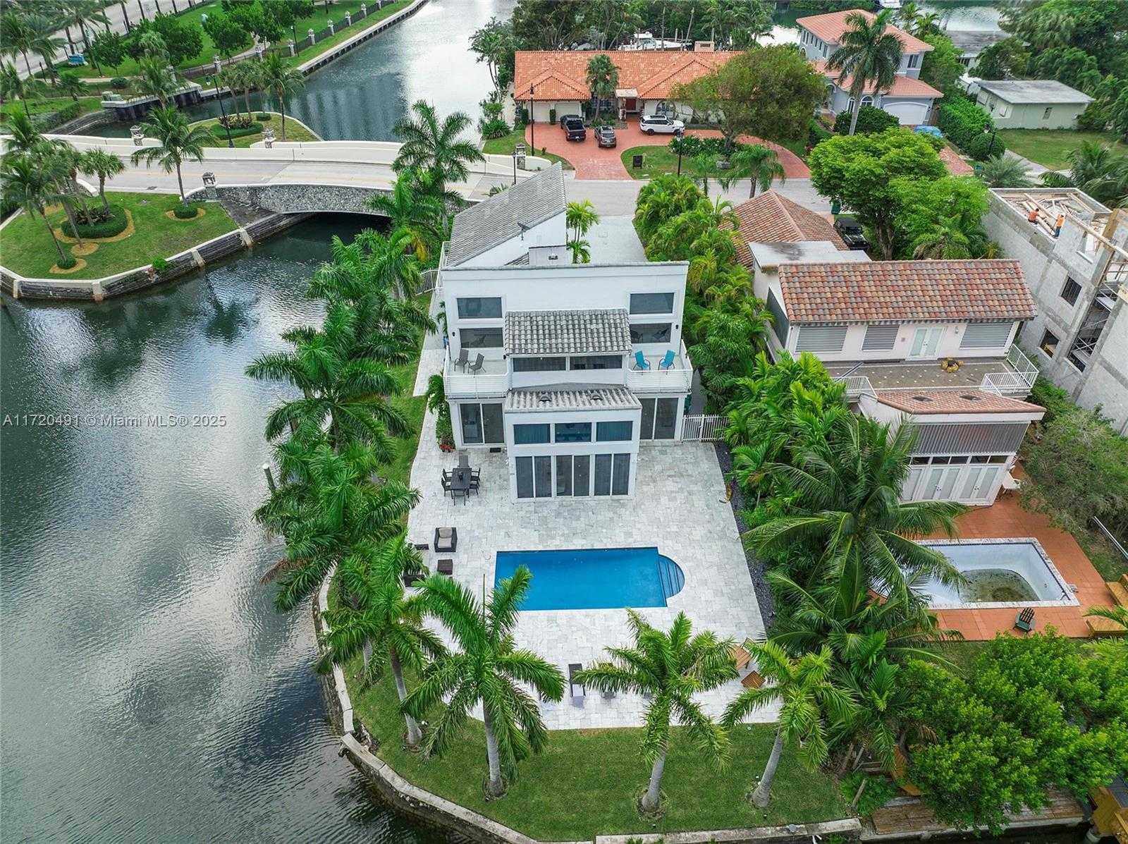 Small Image of 201 ATLANTIC AVE, Sunny Isles Beach Number 52