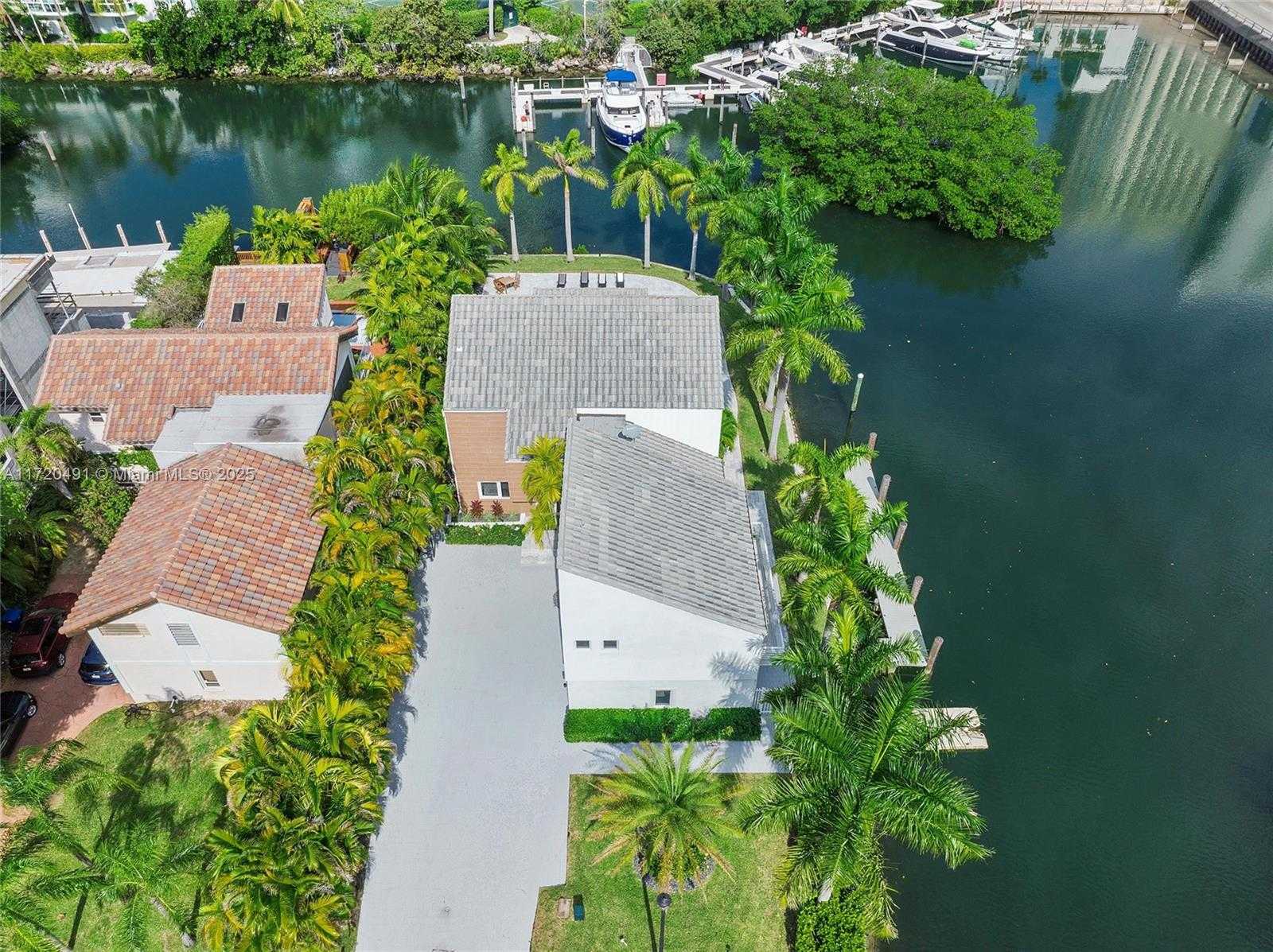 Small Image of 201 ATLANTIC AVE, Sunny Isles Beach Number 53