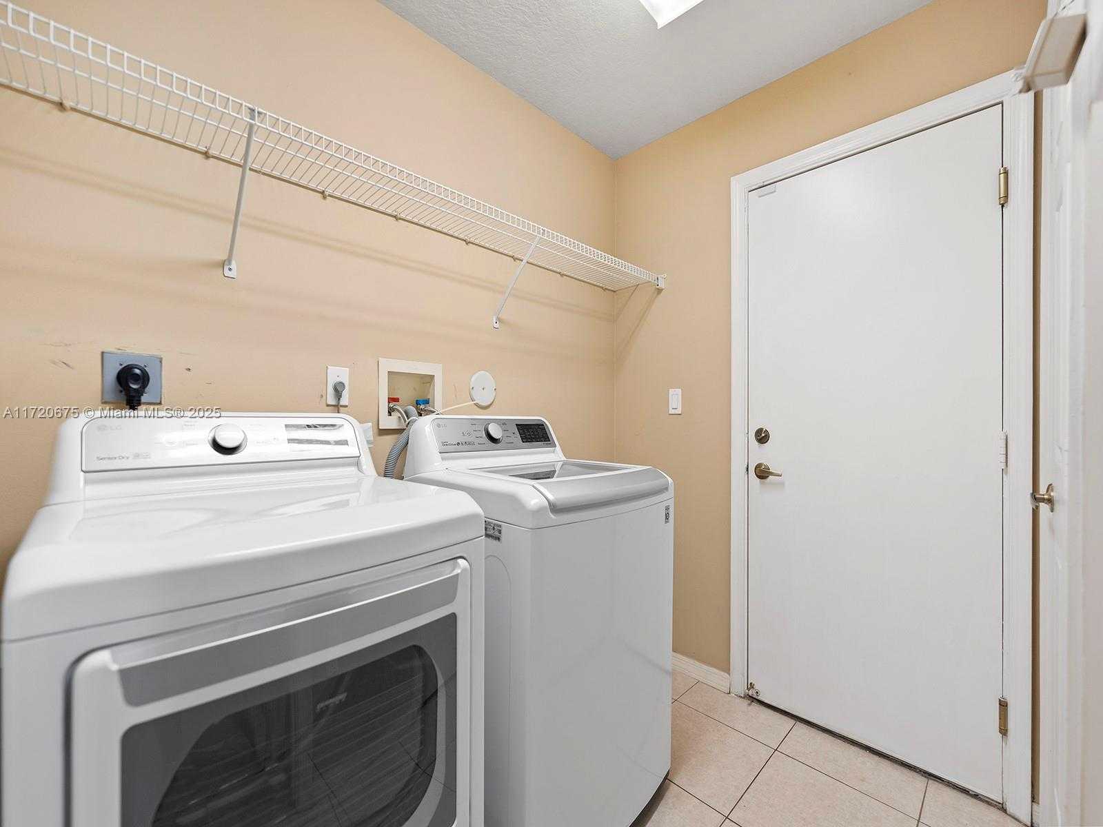 Small Image of 1104 NORTH WEST 139TH AVE, Pembroke Pines Number 14