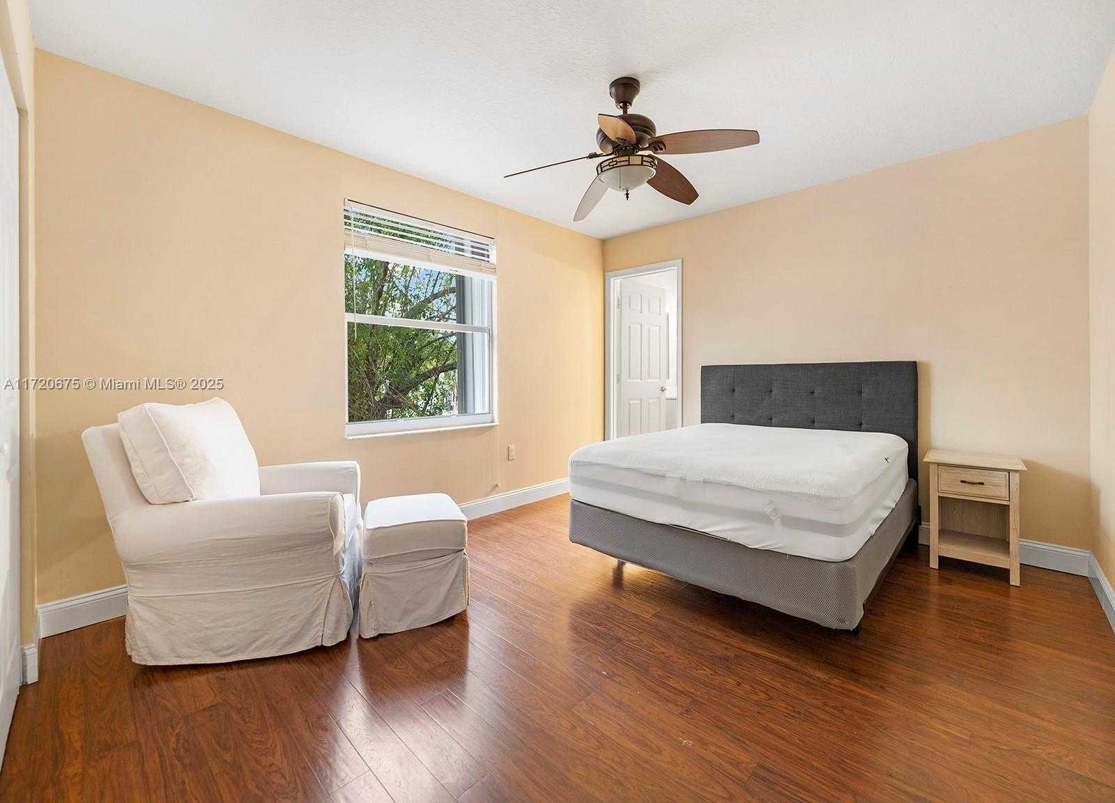 Small Image of 1104 NORTH WEST 139TH AVE, Pembroke Pines Number 24