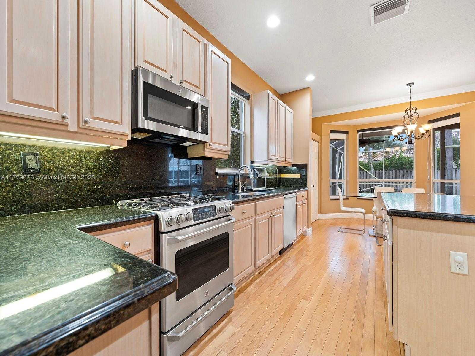 Small Image of 1104 NORTH WEST 139TH AVE, Pembroke Pines Number 6