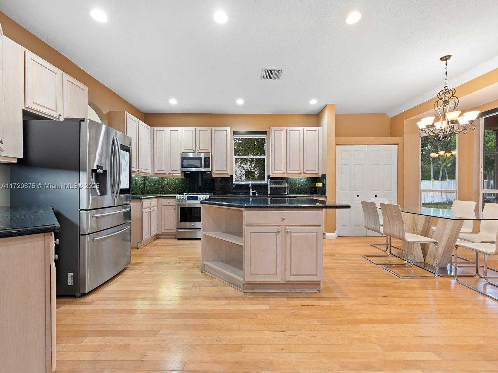 Small Image of 1104 NORTH WEST 139TH AVE, Pembroke Pines Number 7
