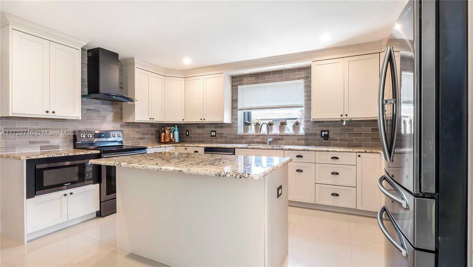 Small Image of 1524 39TH ST, West Palm Beach Number 25
