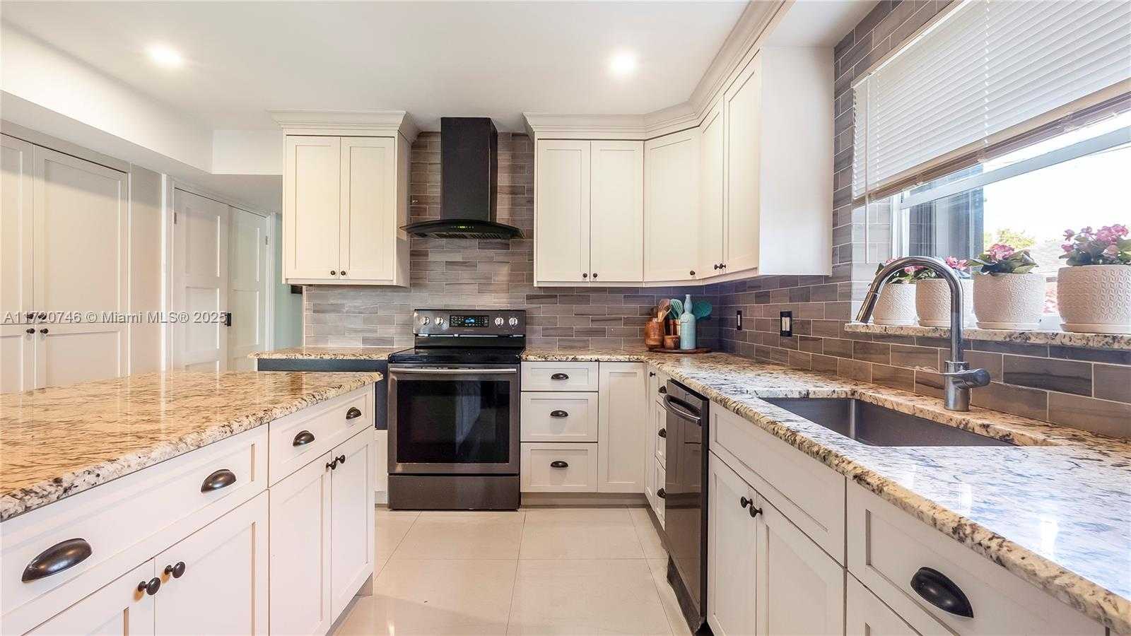 Small Image of 1524 39TH ST, West Palm Beach Number 26