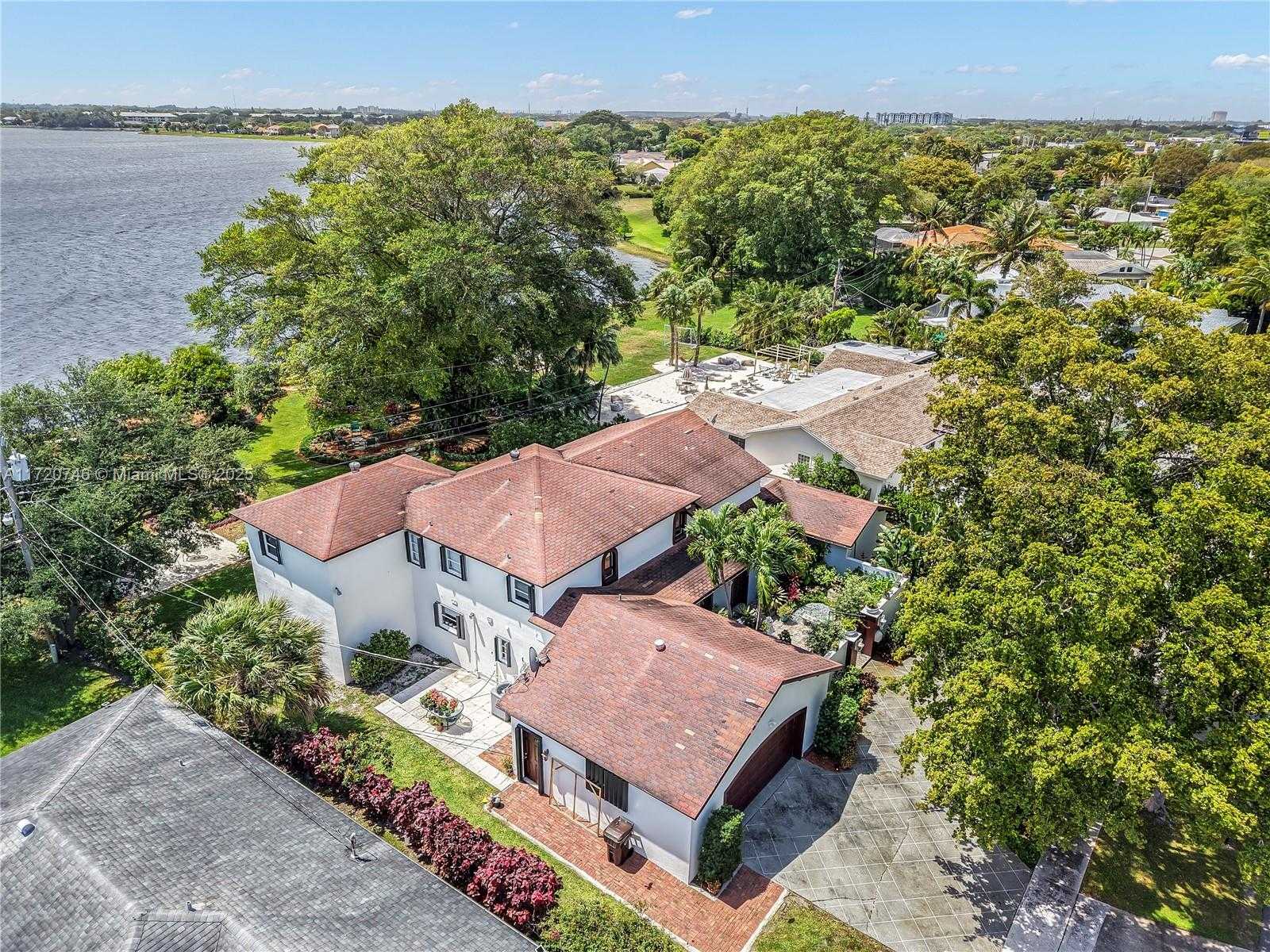 Small Image of 1524 39TH ST, West Palm Beach Number 59