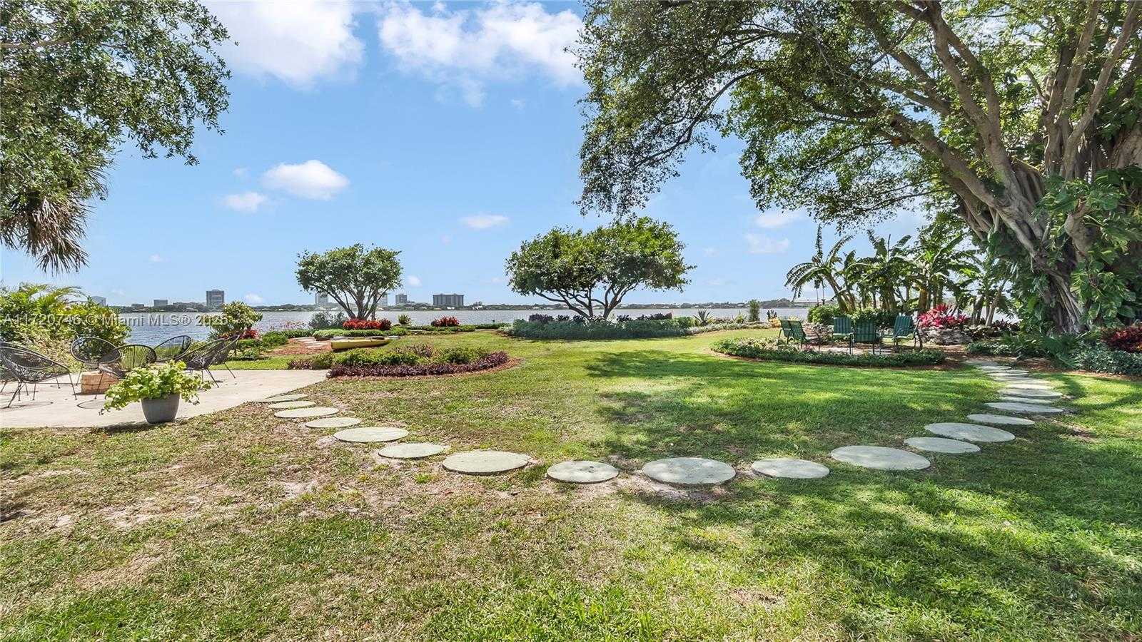 Small Image of 1524 39TH ST, West Palm Beach Number 64