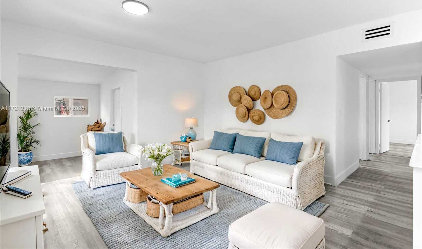 Small Image of 1560 NORTH EAST 42ND CT, Pompano Beach Number 3