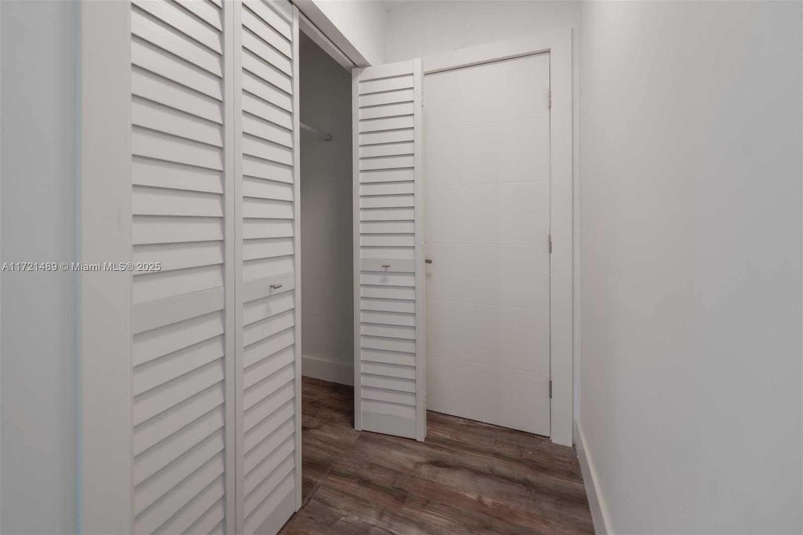 Small Image of 1208 GUAVA ISLE, Fort Lauderdale Number 17