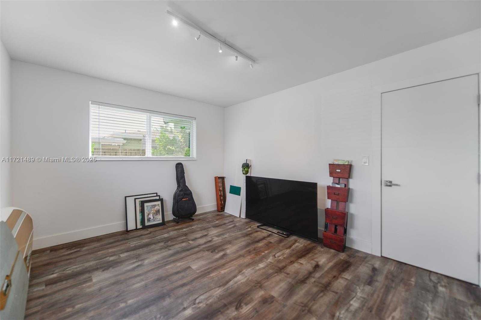 Small Image of 1208 GUAVA ISLE, Fort Lauderdale Number 22