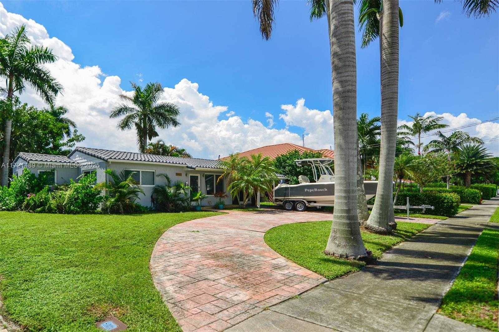 Small Image of 1208 GUAVA ISLE, Fort Lauderdale Number 4