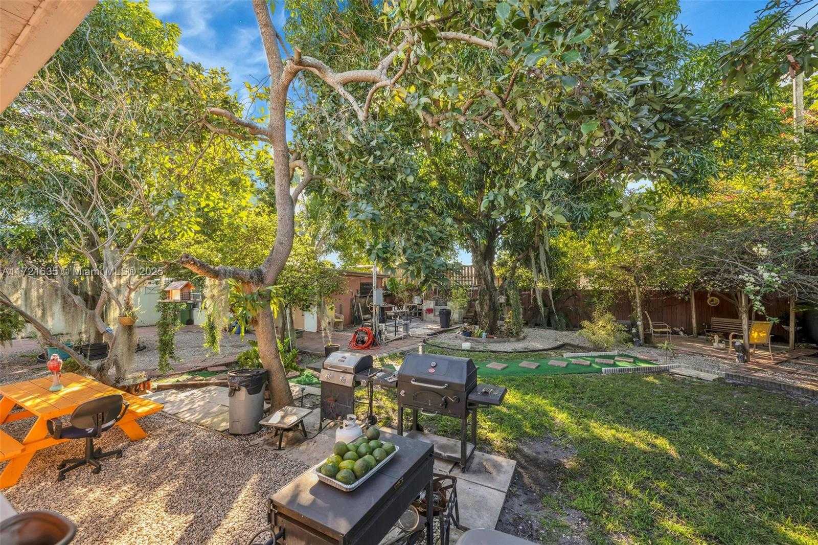 Small Image of 462 EAST 39TH ST, Hialeah Number 10