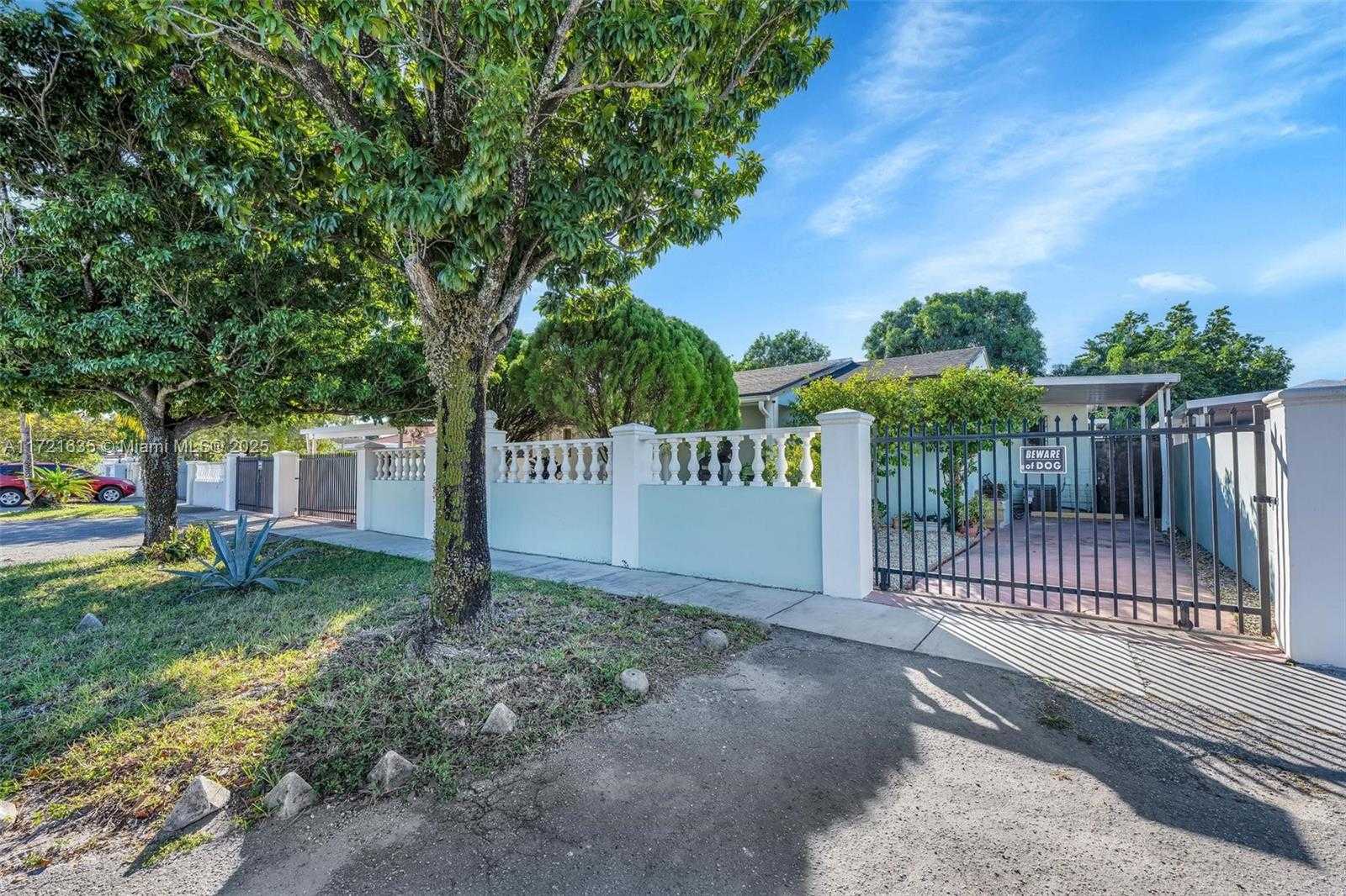 Small Image of 462 EAST 39TH ST, Hialeah Number 20