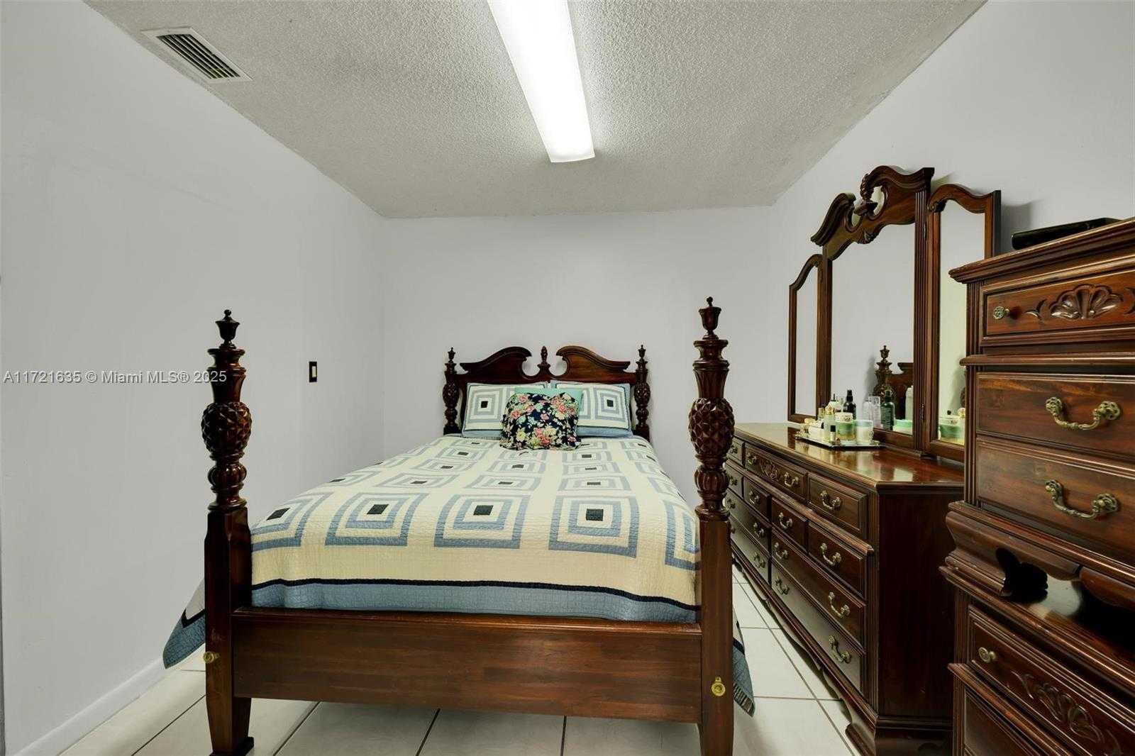 Small Image of 462 EAST 39TH ST, Hialeah Number 23