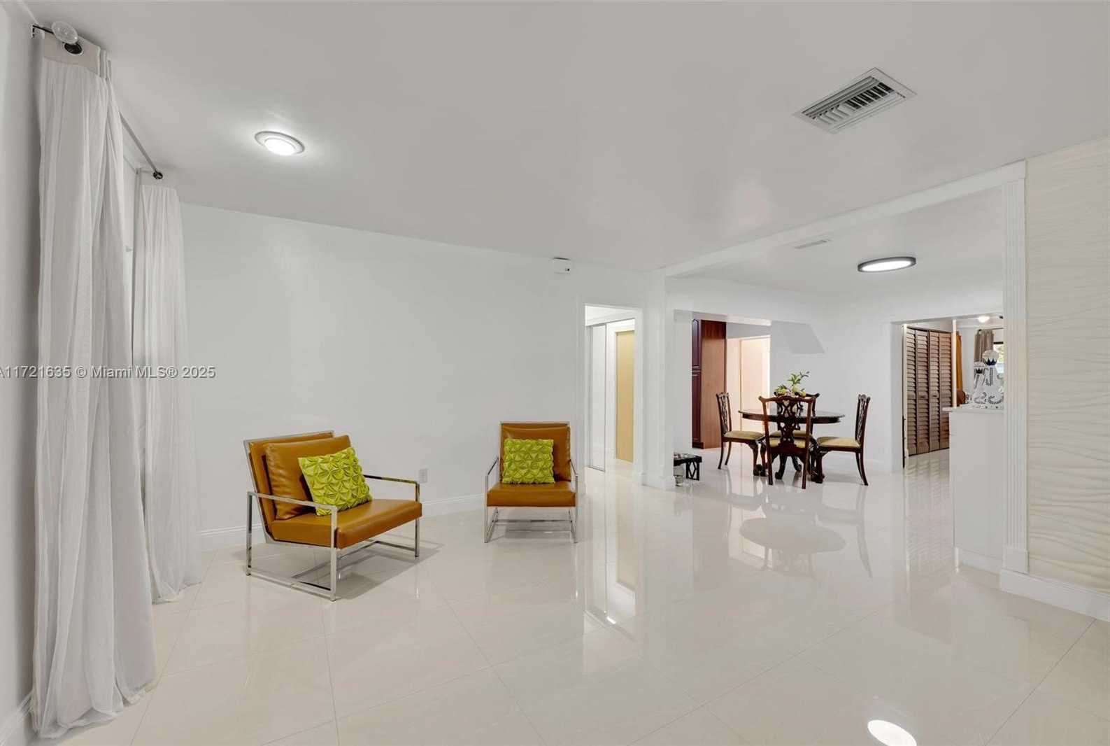 Small Image of 462 EAST 39TH ST, Hialeah Number 27