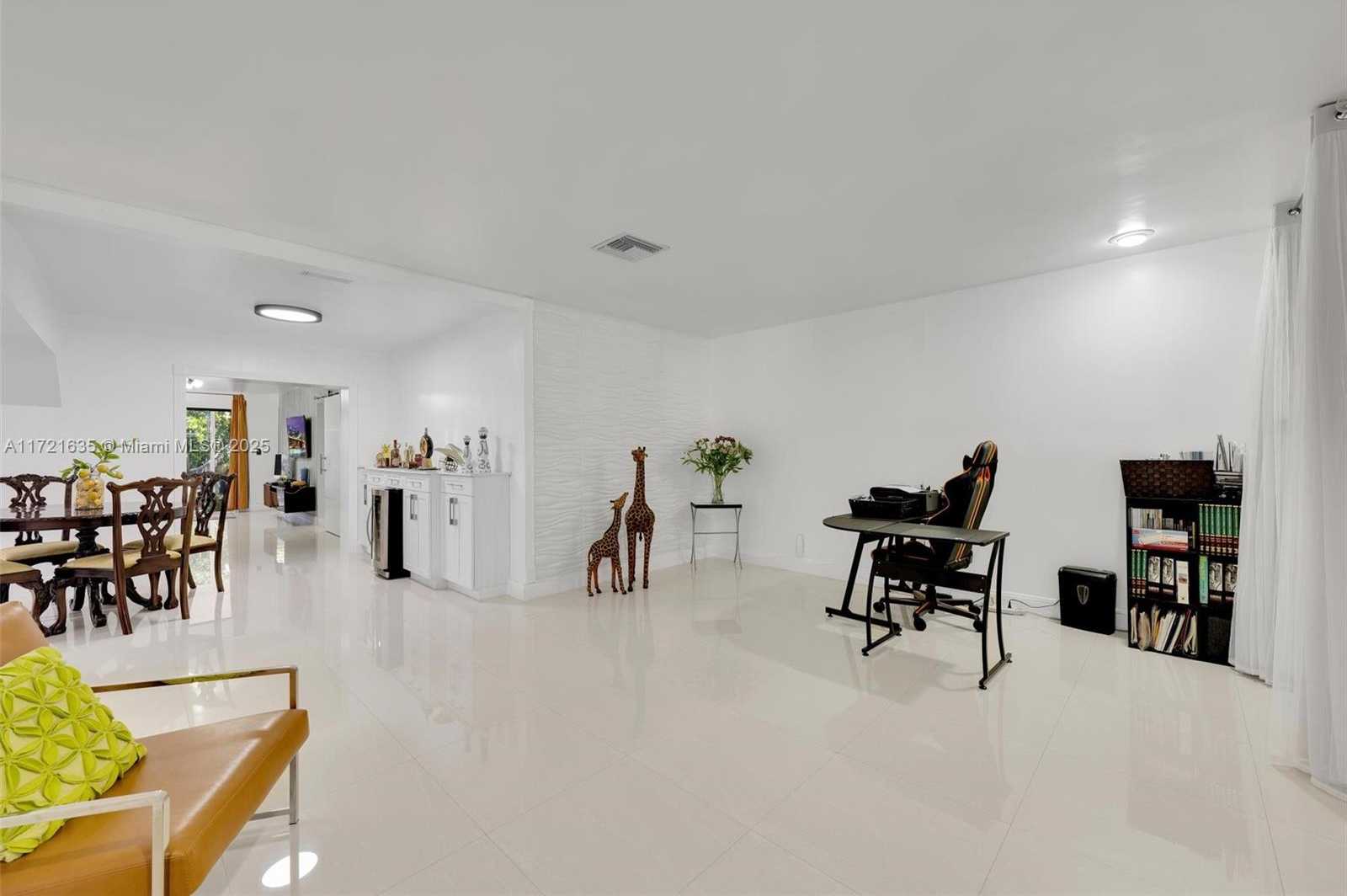 Small Image of 462 EAST 39TH ST, Hialeah Number 28