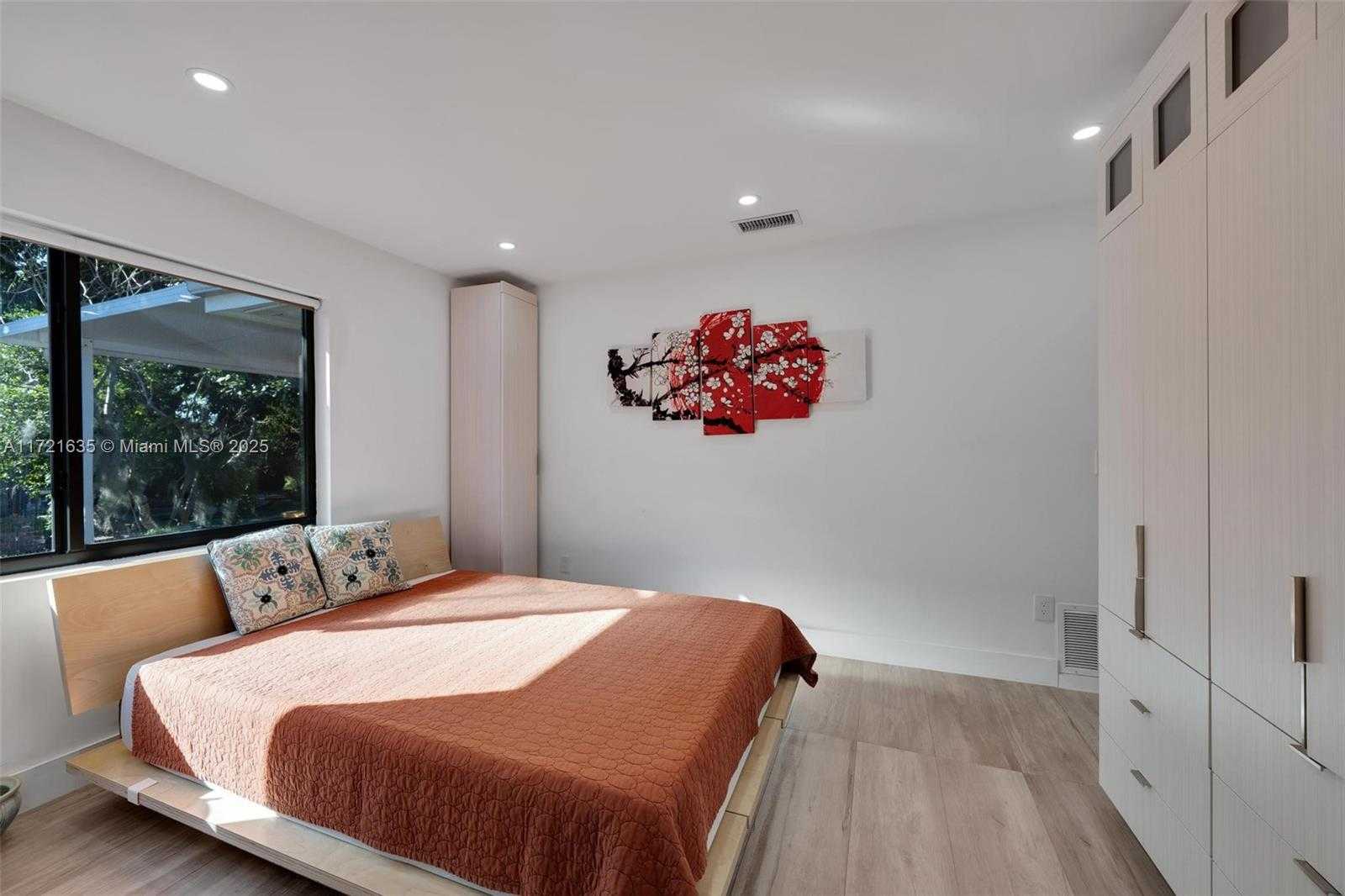 Small Image of 462 EAST 39TH ST, Hialeah Number 40