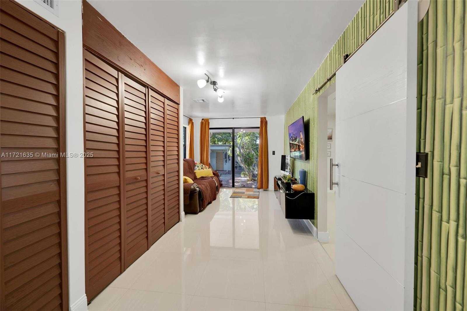 Small Image of 462 EAST 39TH ST, Hialeah Number 41