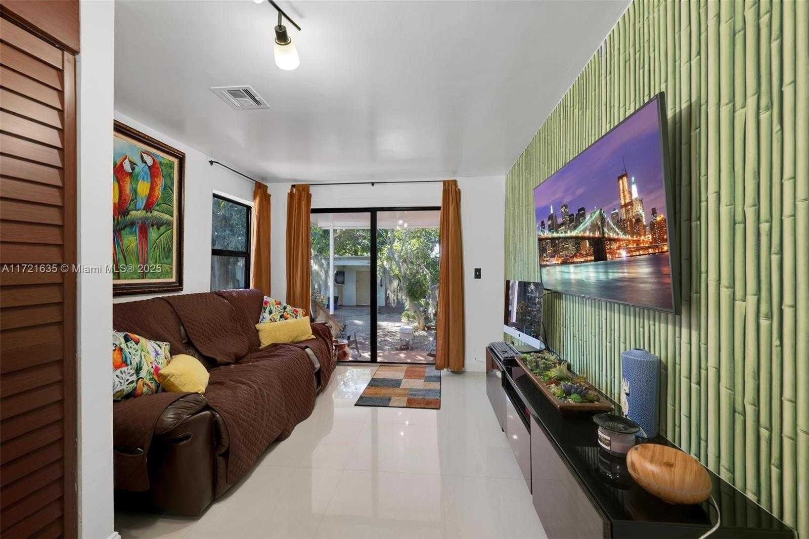 Small Image of 462 EAST 39TH ST, Hialeah Number 43