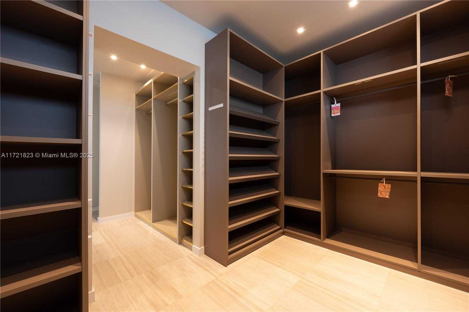 Small Image of 11200 SOUTH WEST 60TH AVE, Pinecrest Number 35