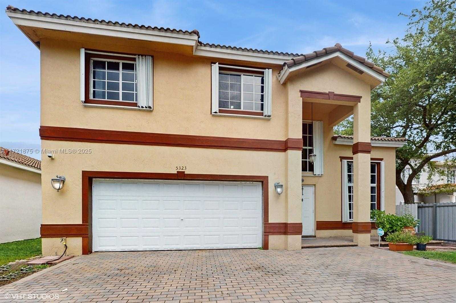 Small Image of 5323 NORTH WEST 109TH CT, Doral Number 2