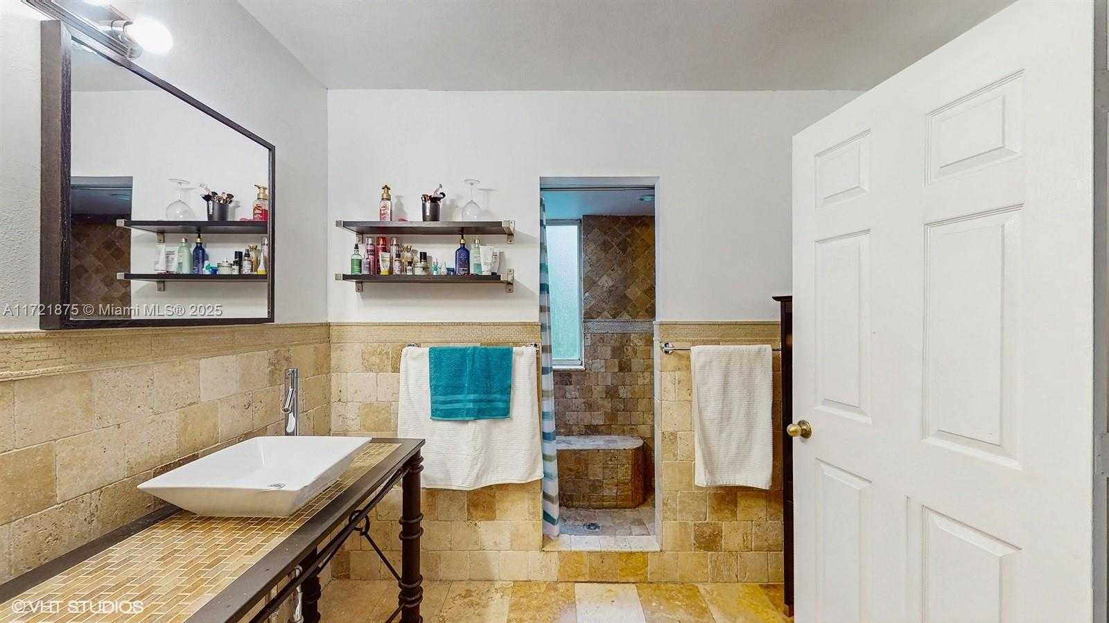 Small Image of 5323 NORTH WEST 109TH CT, Doral Number 20