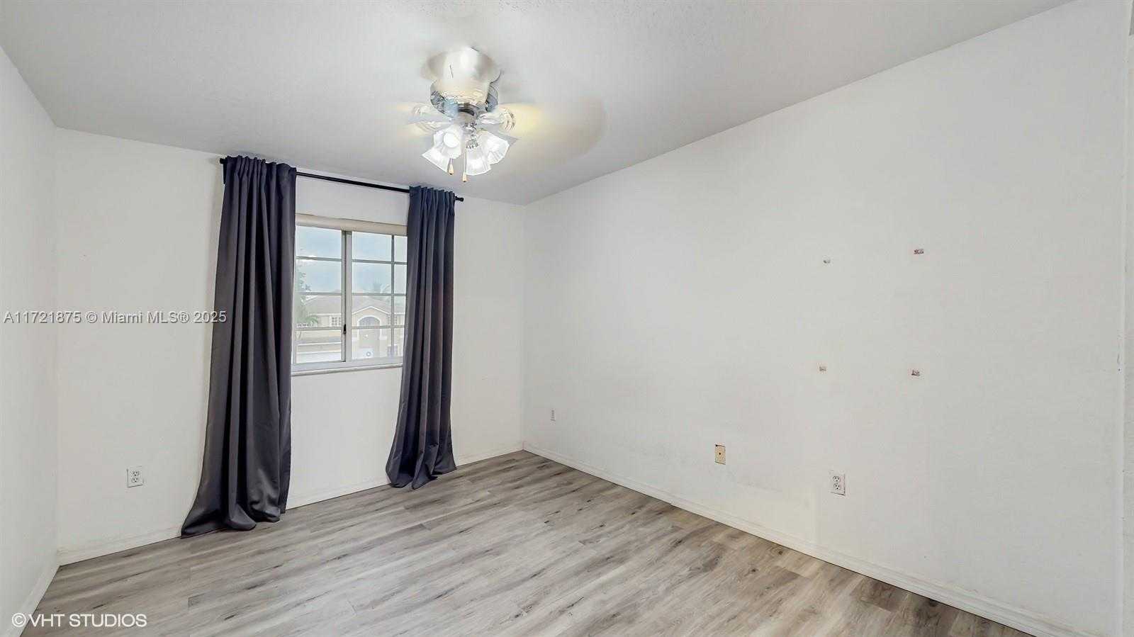 Small Image of 5323 NORTH WEST 109TH CT, Doral Number 23