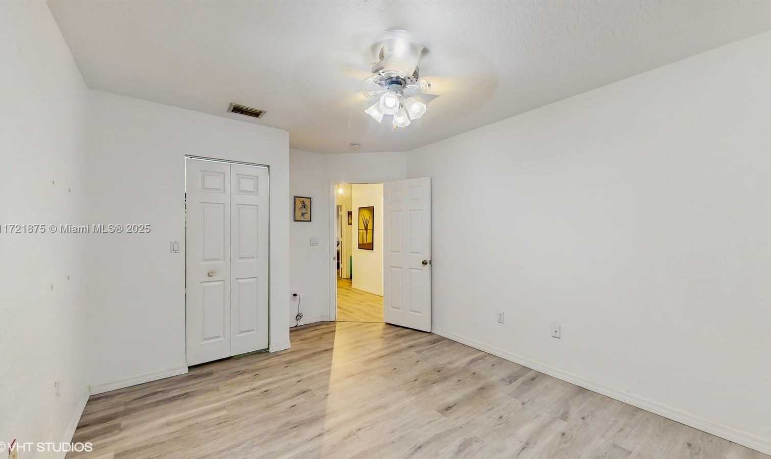 Small Image of 5323 NORTH WEST 109TH CT, Doral Number 24
