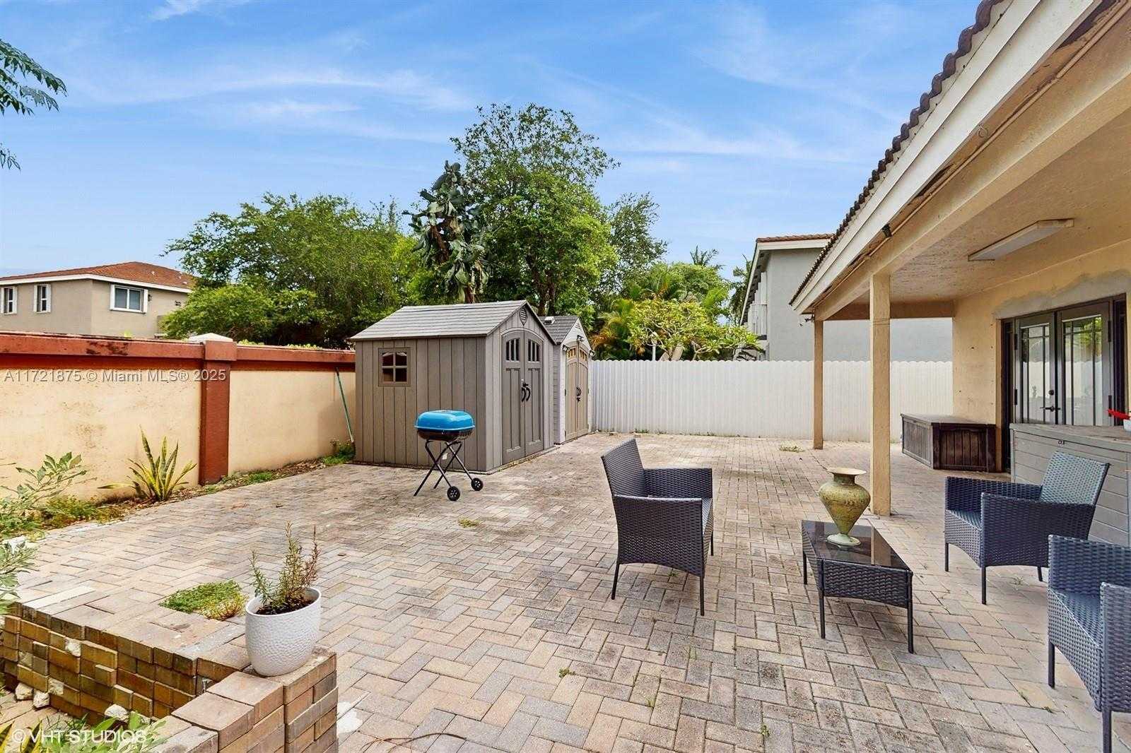 Small Image of 5323 NORTH WEST 109TH CT, Doral Number 27