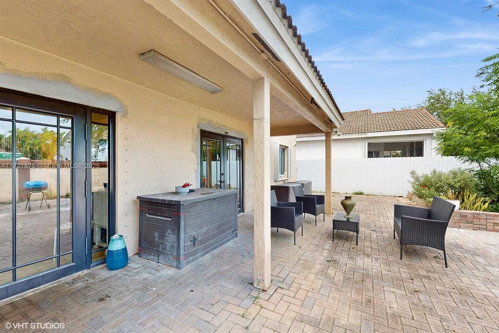 Small Image of 5323 NORTH WEST 109TH CT, Doral Number 28