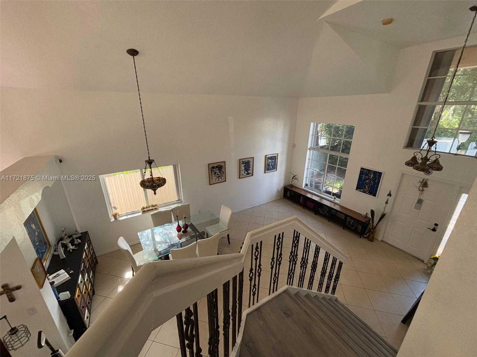 Small Image of 5323 NORTH WEST 109TH CT, Doral Number 38