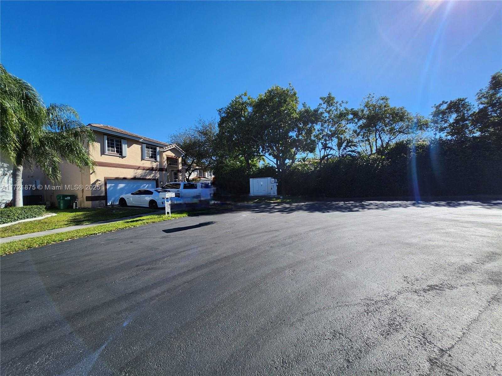 Small Image of 5323 NORTH WEST 109TH CT, Doral Number 39