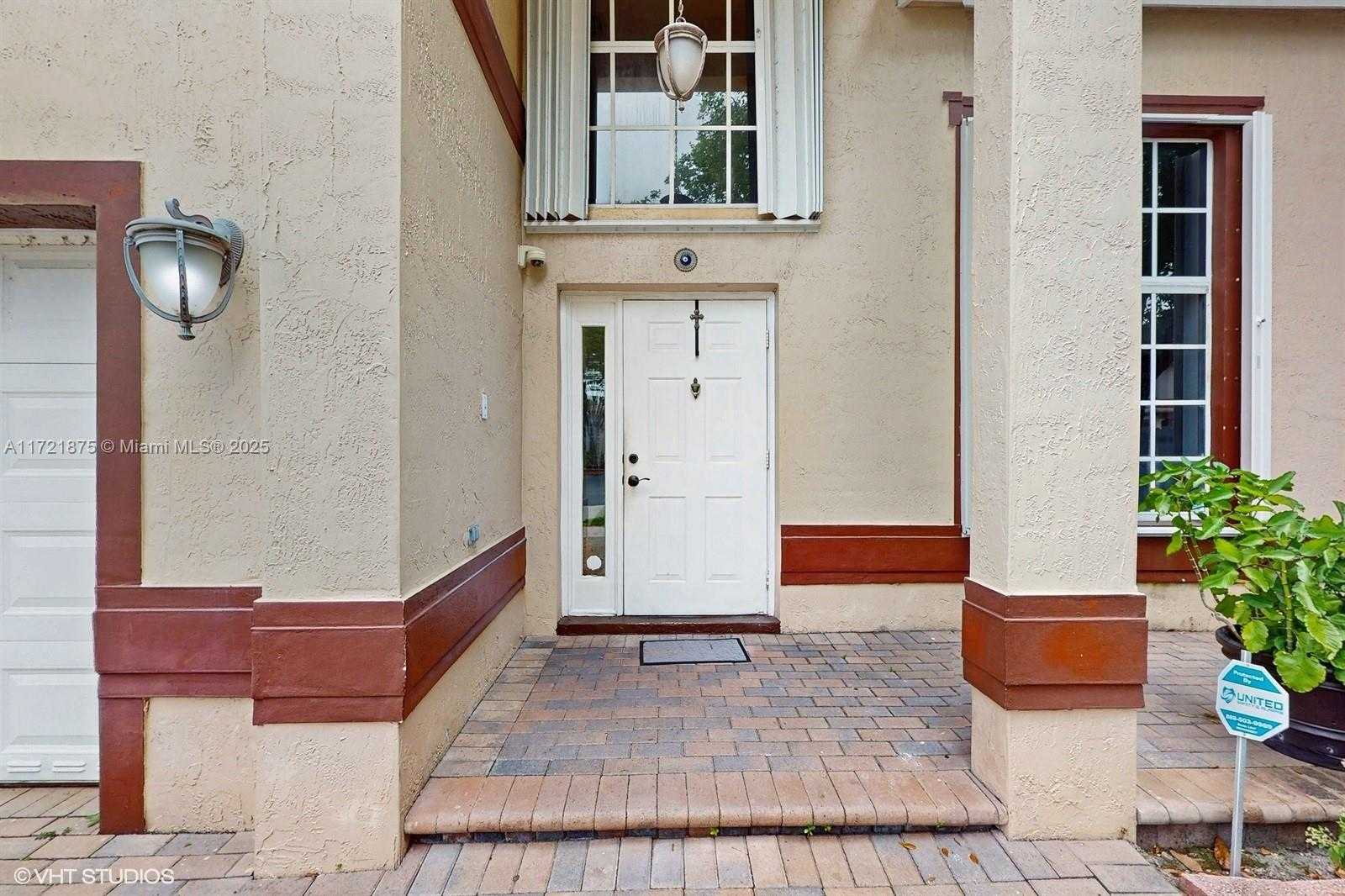 Small Image of 5323 NORTH WEST 109TH CT, Doral Number 4
