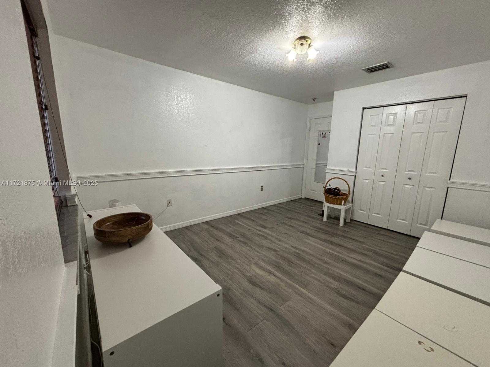 Small Image of 5323 NORTH WEST 109TH CT, Doral Number 43
