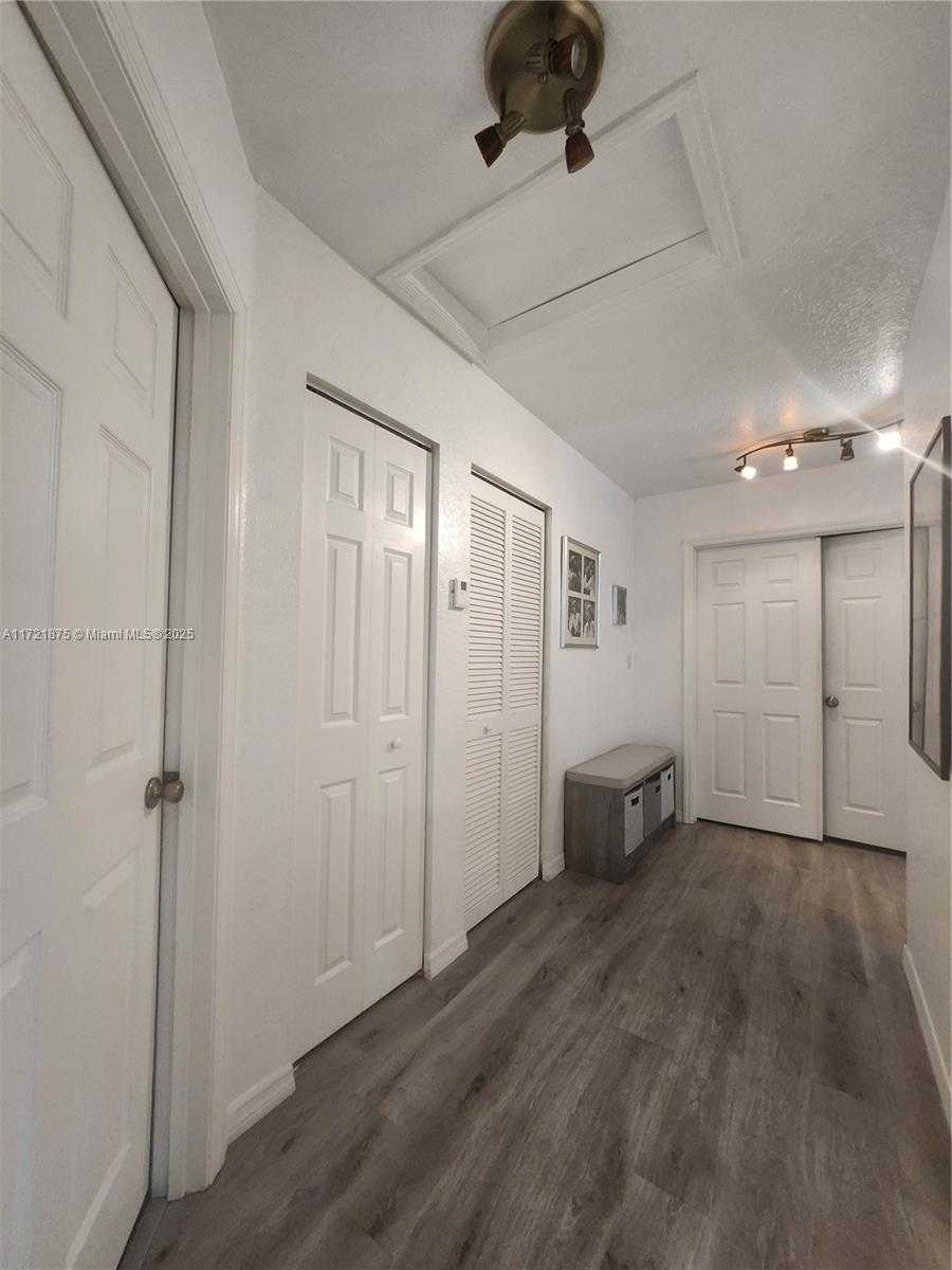 Small Image of 5323 NORTH WEST 109TH CT, Doral Number 48