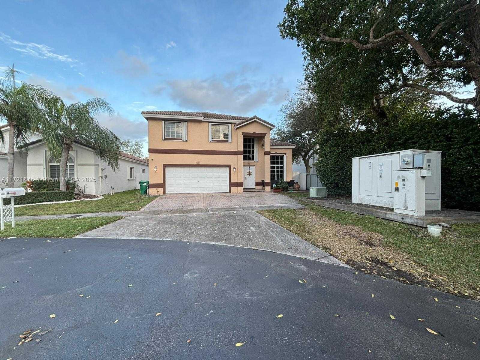 Small Image of 5323 NORTH WEST 109TH CT, Doral Number 54