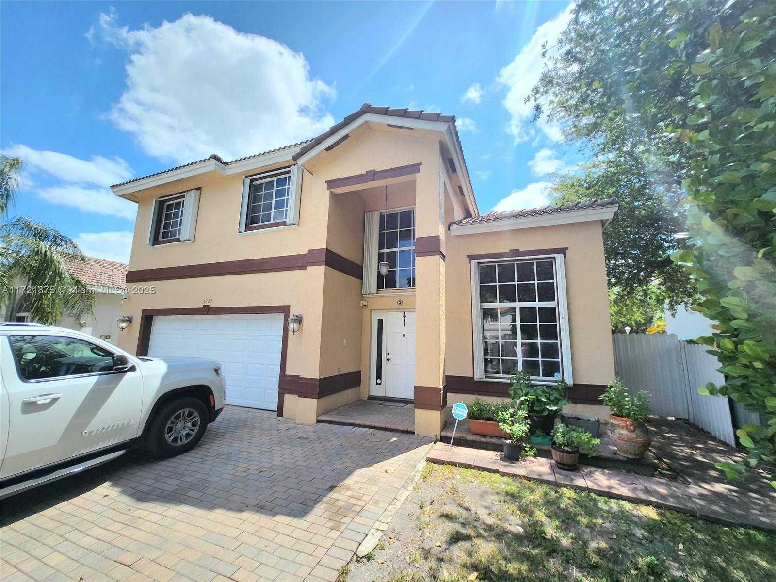 Small Image of 5323 NORTH WEST 109TH CT, Doral Number 71