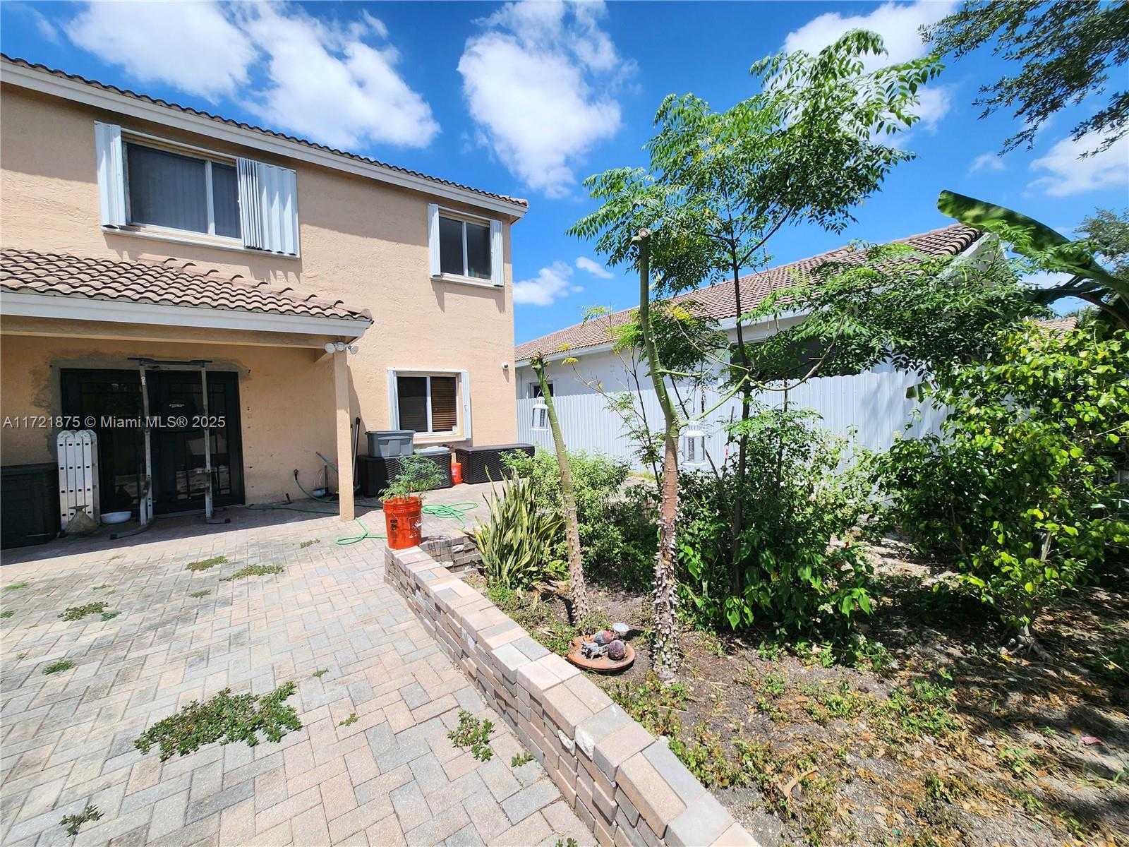 Small Image of 5323 NORTH WEST 109TH CT, Doral Number 75