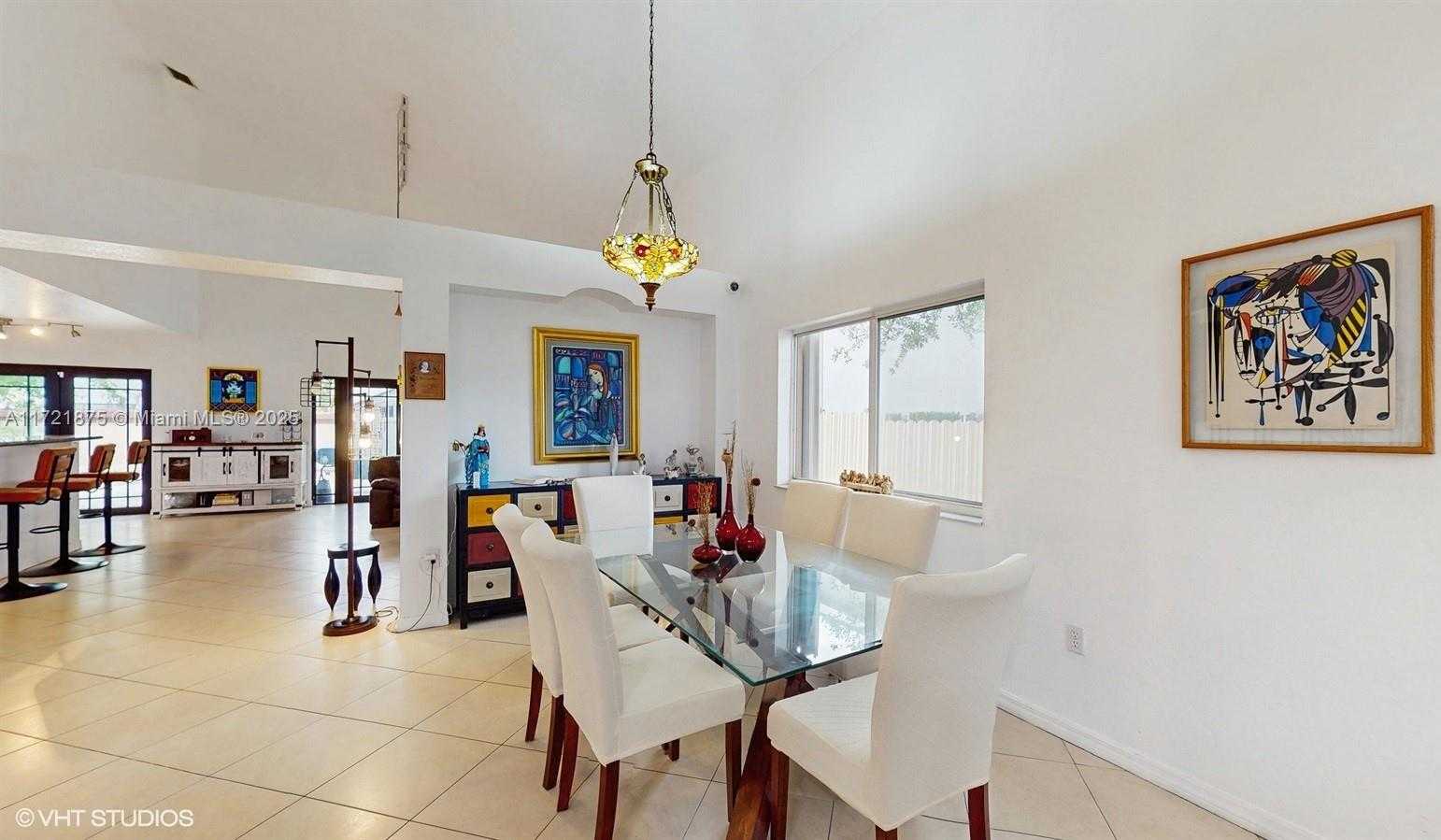 Small Image of 5323 NORTH WEST 109TH CT, Doral Number 8