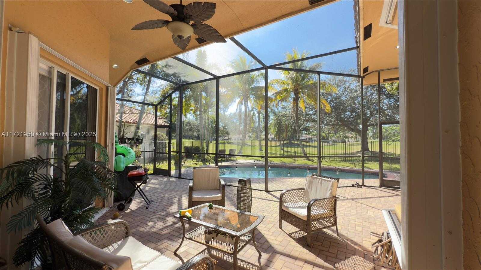 Small Image of 2531 EAGLE RUN DR, Weston Number 17