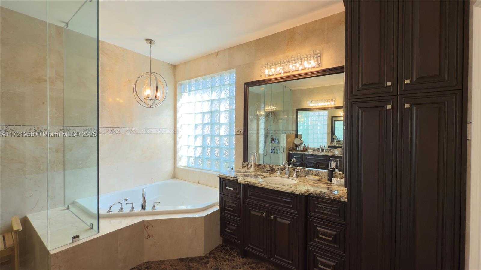 Small Image of 2531 EAGLE RUN DR, Weston Number 25