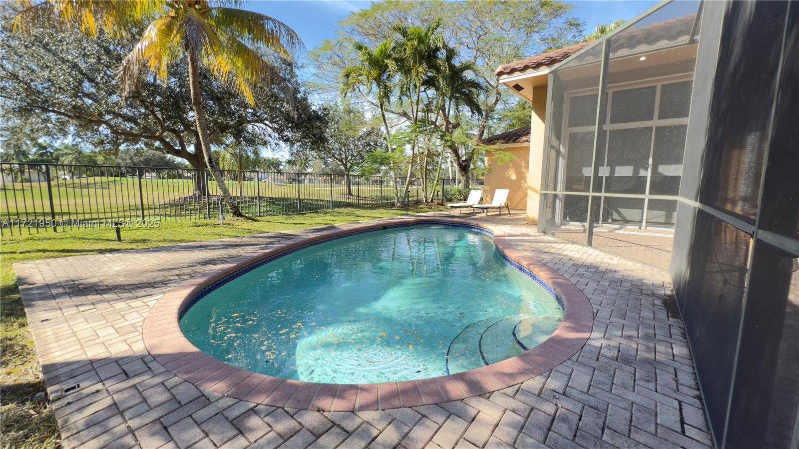Small Image of 2531 EAGLE RUN DR, Weston Number 34