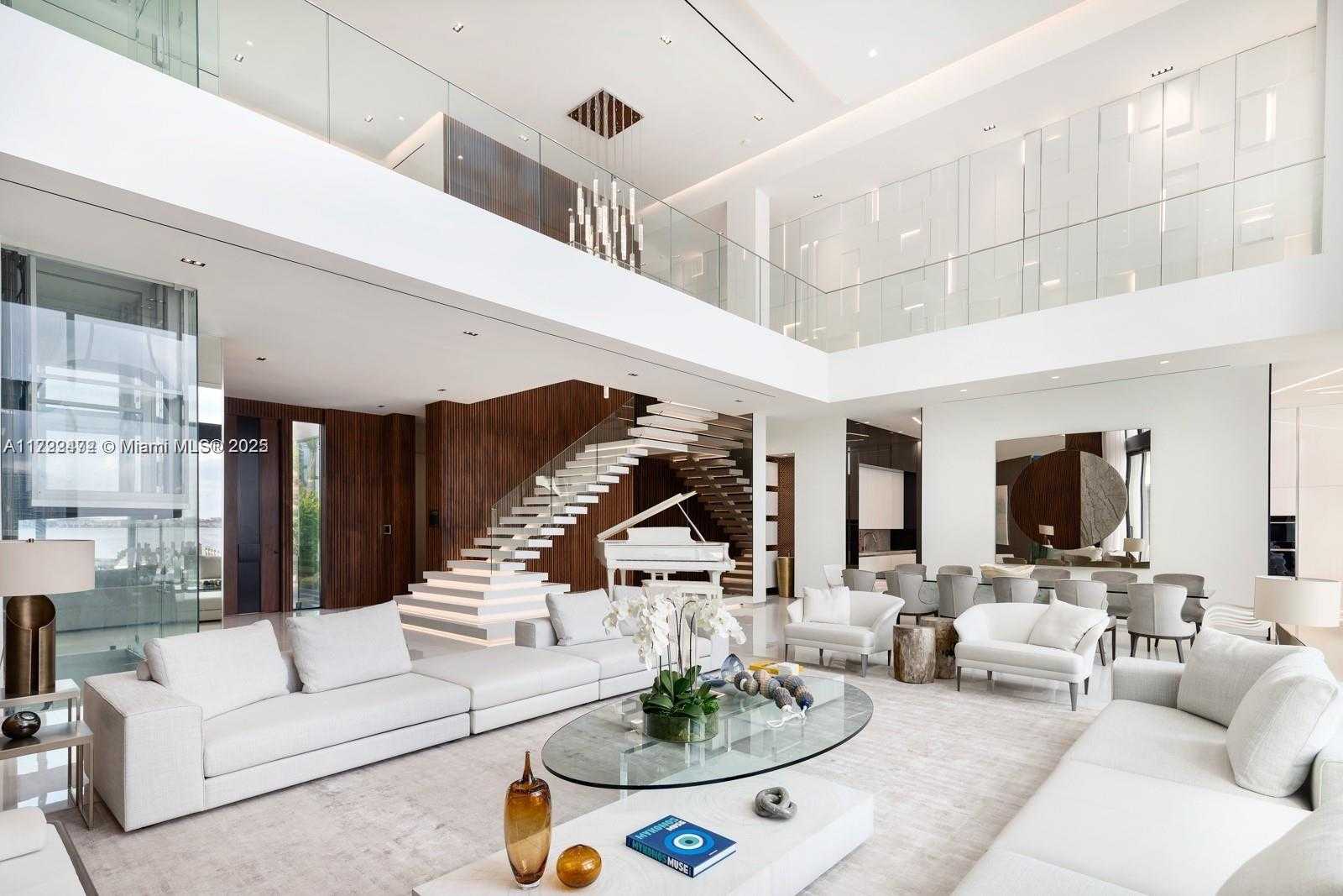 Small Image of 18530 NORTH BAY RD, Sunny Isles Beach Number 2