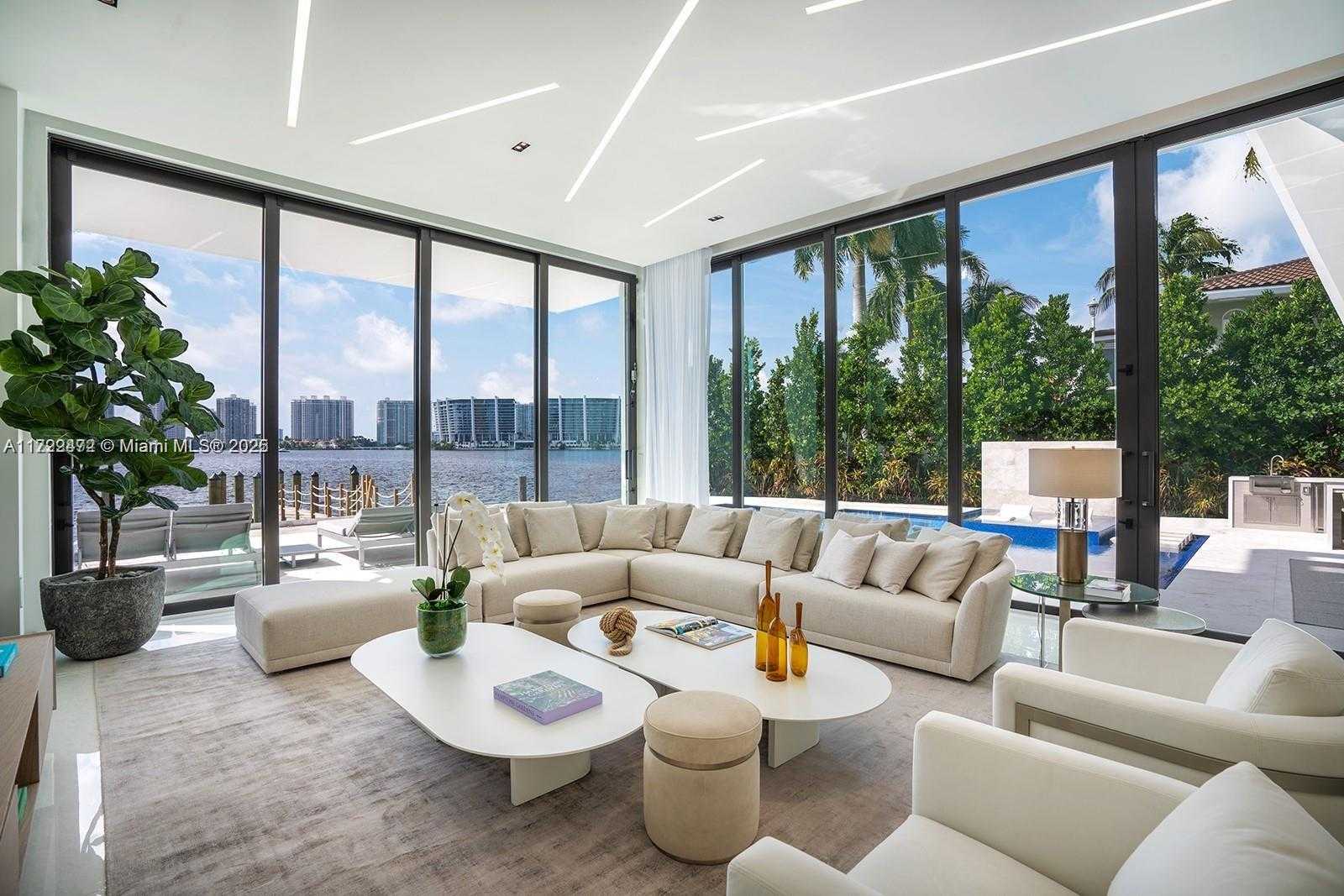Small Image of 18530 NORTH BAY RD, Sunny Isles Beach Number 3