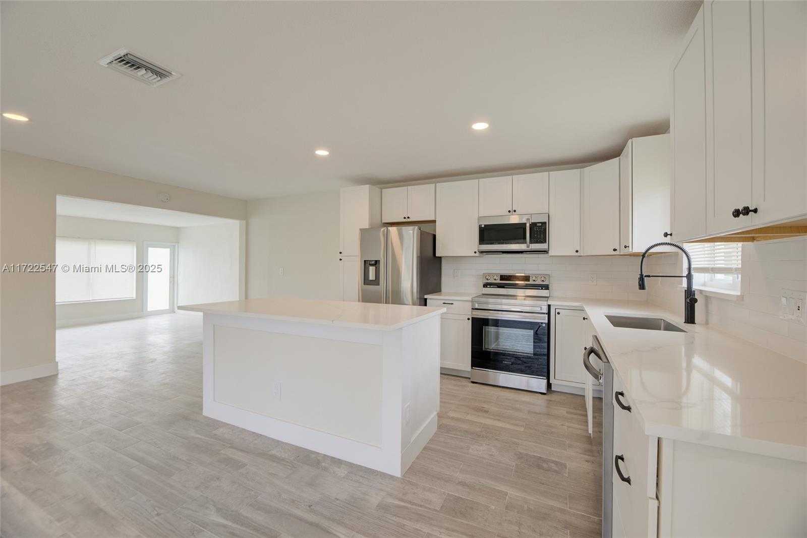 Small Image of 610 NORTH 31ST CT, Hollywood Number 3