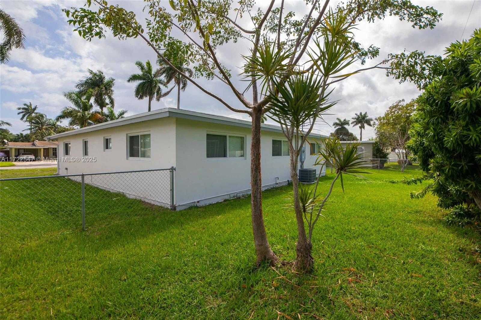 Small Image of 610 NORTH 31ST CT, Hollywood Number 32