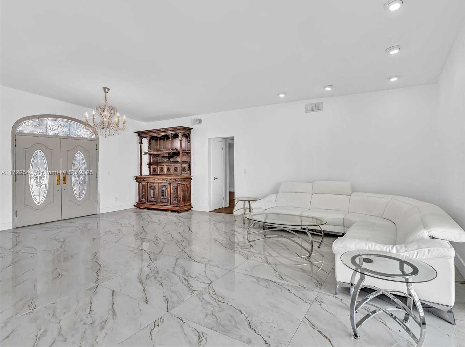 Small Image of 12904 BANYAN RD, North Miami Number 11