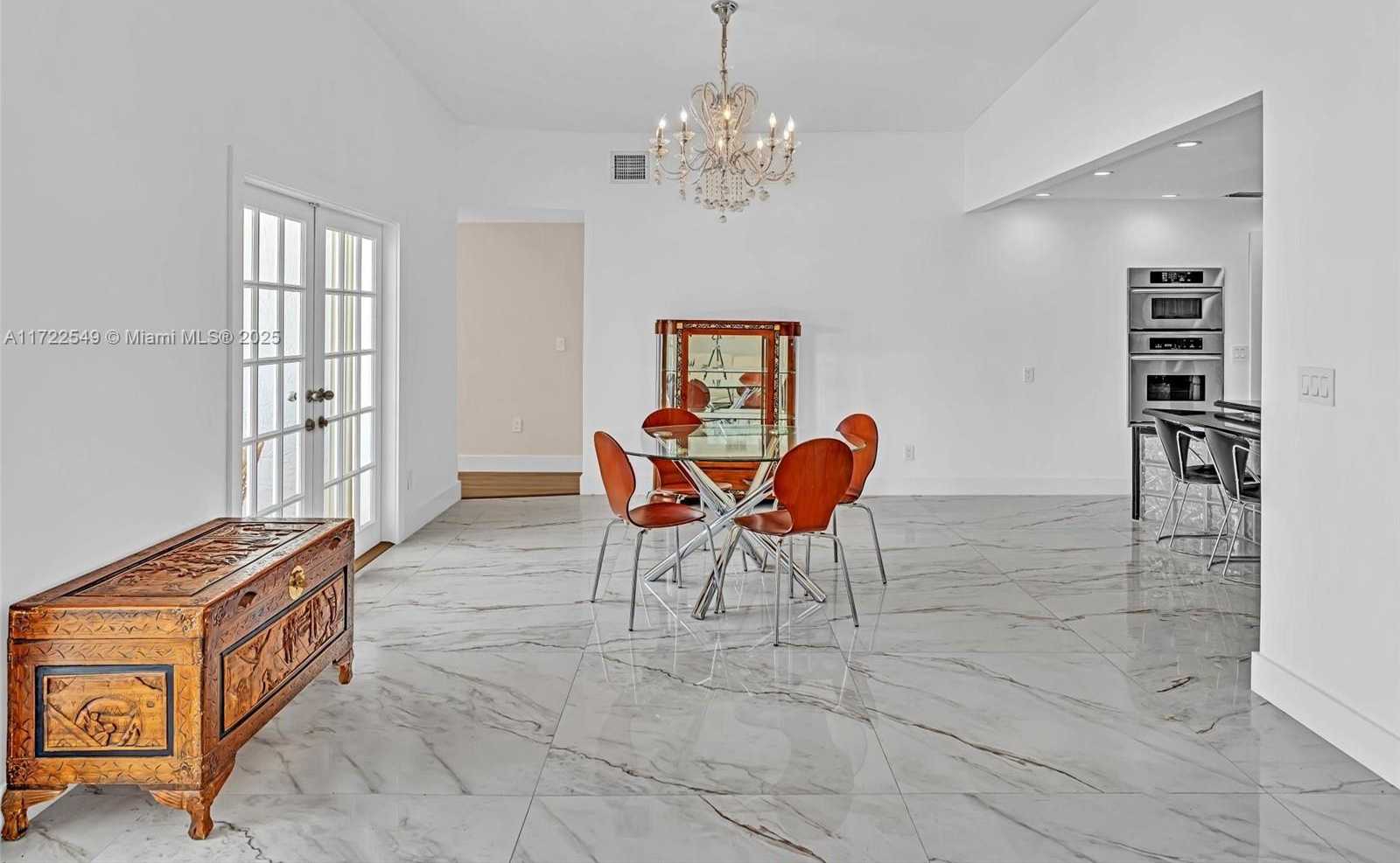 Small Image of 12904 BANYAN RD, North Miami Number 13