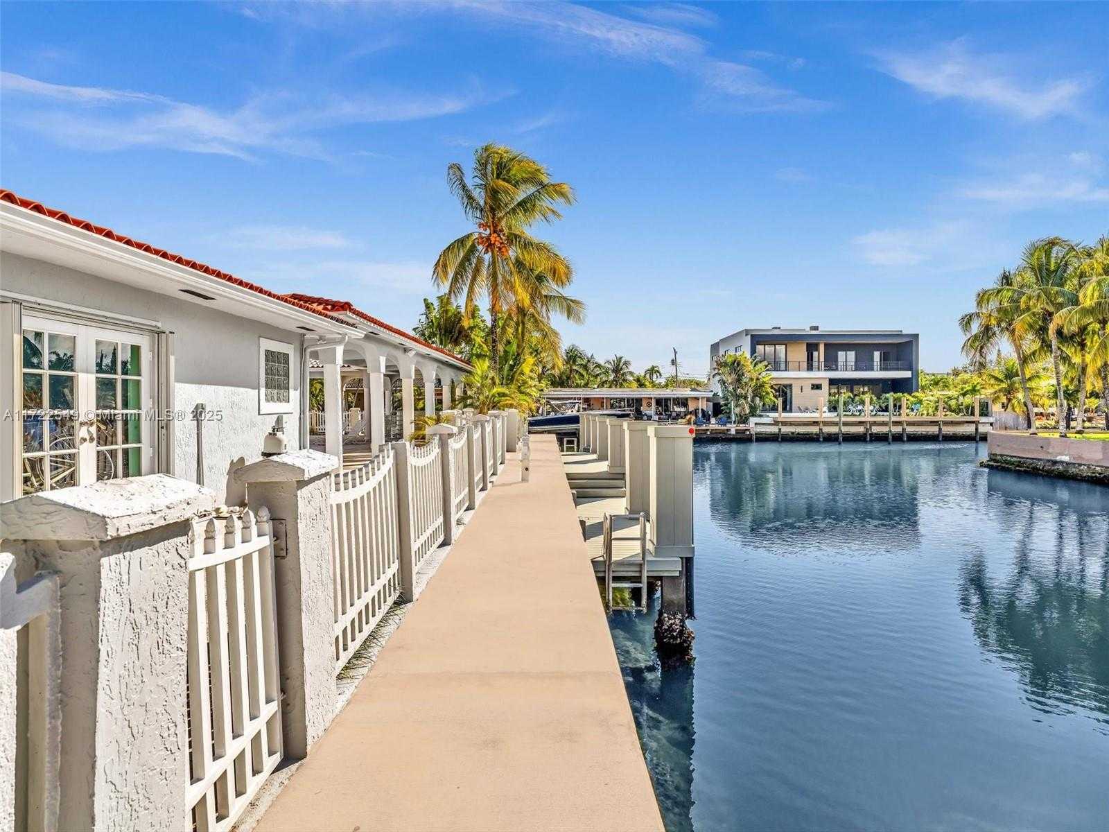 Small Image of 12904 BANYAN RD, North Miami Number 20