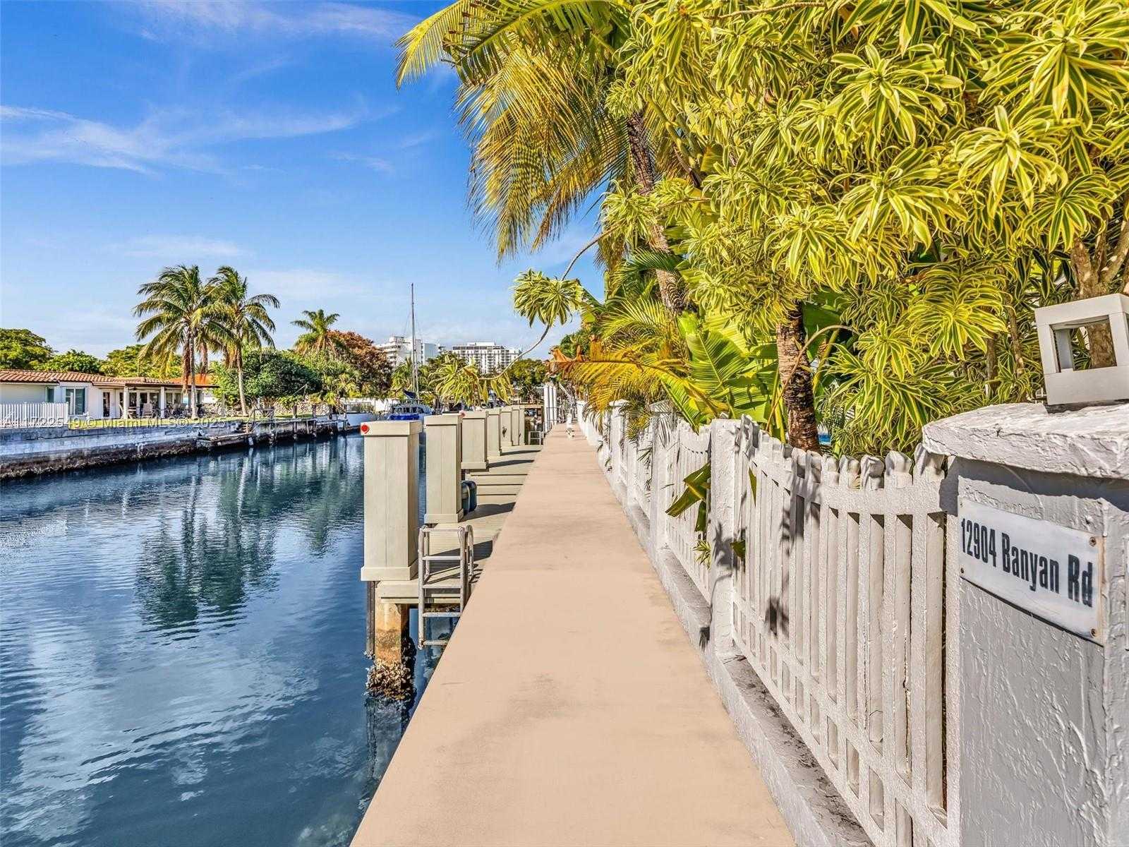 Small Image of 12904 BANYAN RD, North Miami Number 22